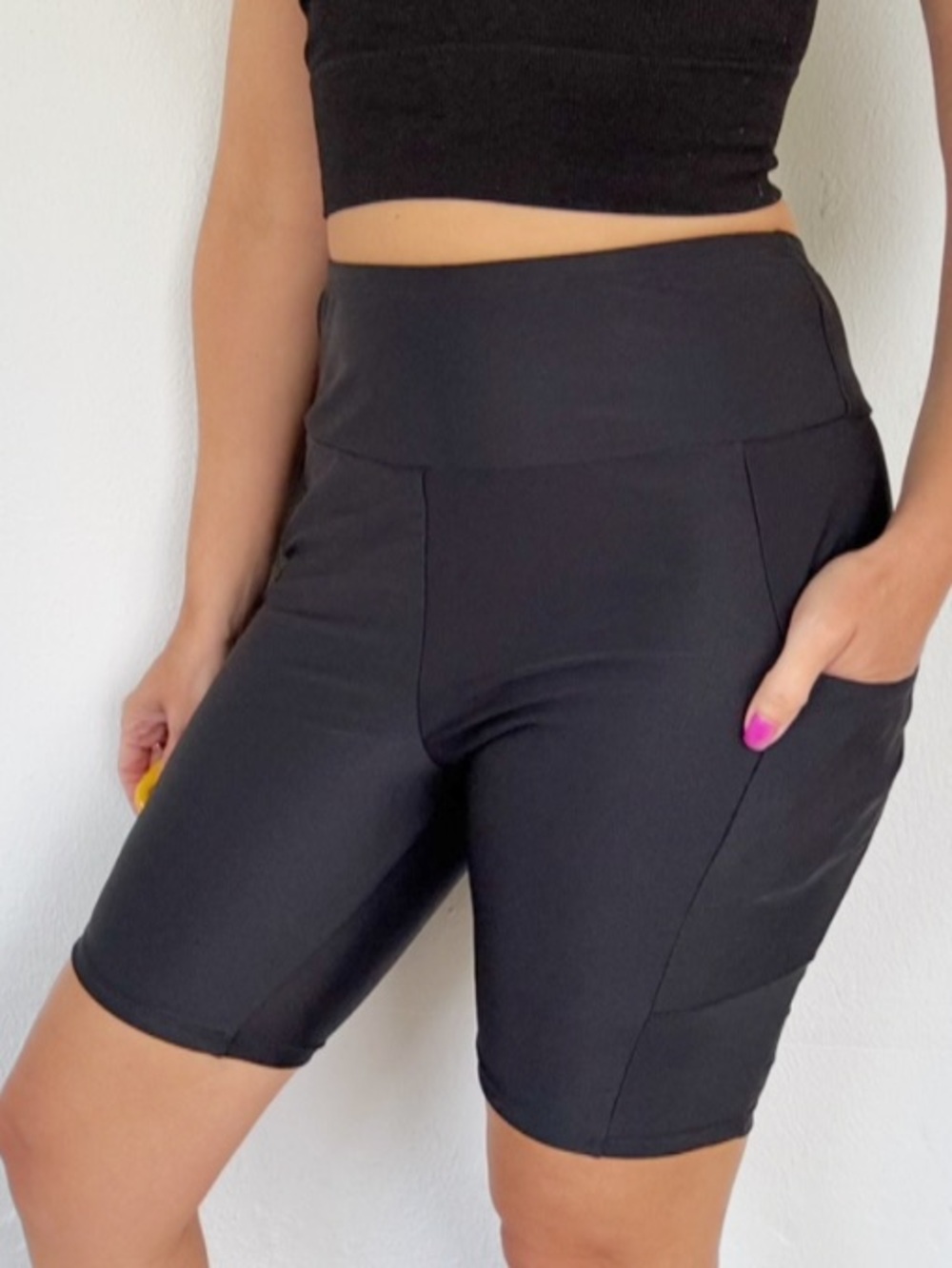 Black high rise dual side pocket bike shorts size medium